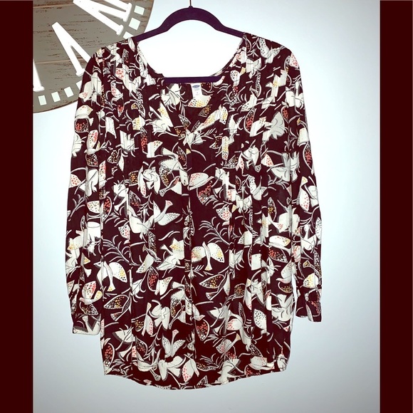 Old Navy Tops - 3/20⭐️Old Navy maternity bird print top medium